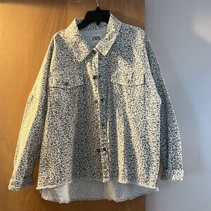 Zara cheetah print jacket with ruffled detail. Size L. Never worn